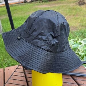 Totes Umbrella Bucket Hat